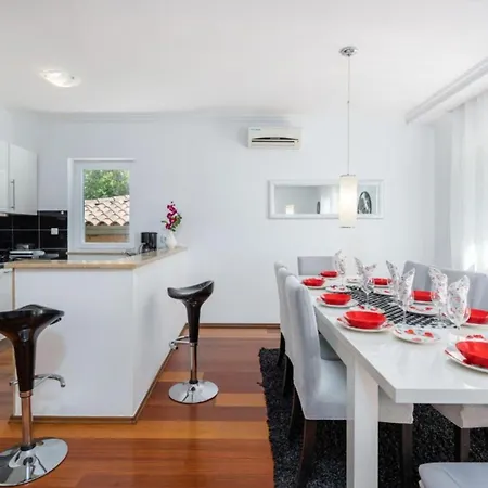 Ester Premium Villa *